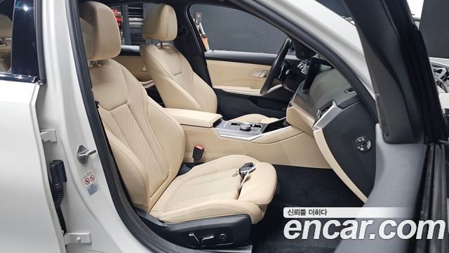 BMW 3-Series 2024 — photo 16