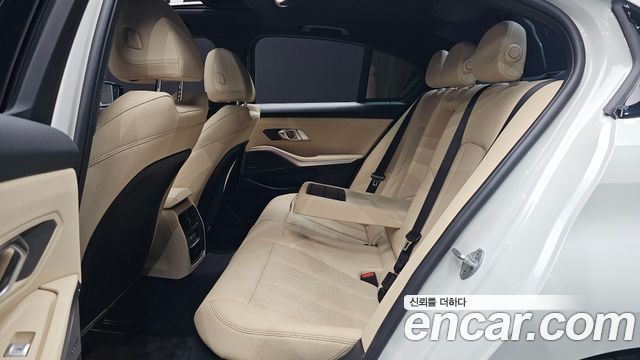 BMW 3-Series 2024 — photo 29
