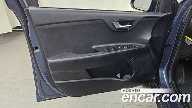 Kia Stonic 2019 — photo 14
