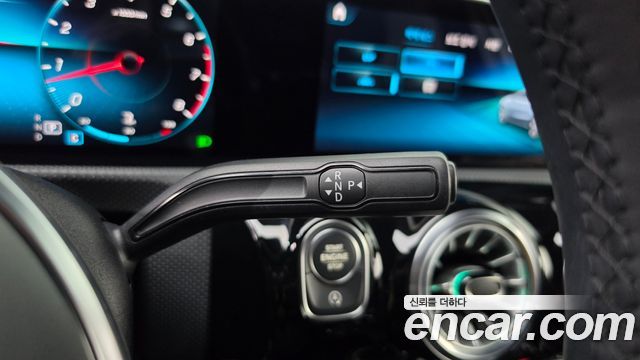 Mercedes-Benz A-Class 2022 — photo 12