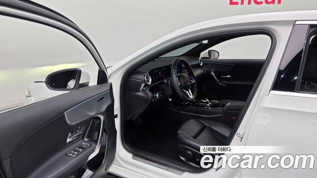Mercedes-Benz A-Class 2022 — photo 13