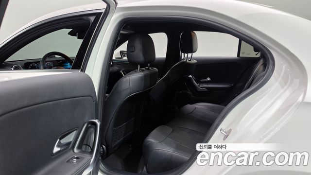 Mercedes-Benz A-Class 2022 — photo 17