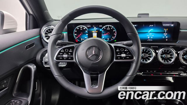 Mercedes-Benz A-Class 2022 — photo 19