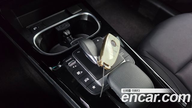 Mercedes-Benz A-Class 2022 — photo 22
