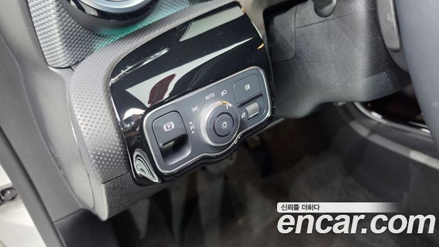 Mercedes-Benz A-Class 2022 — photo 23