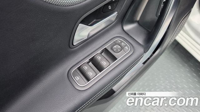 Mercedes-Benz A-Class 2022 — photo 25