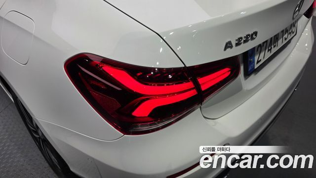 Mercedes-Benz A-Class 2022 — photo 9
