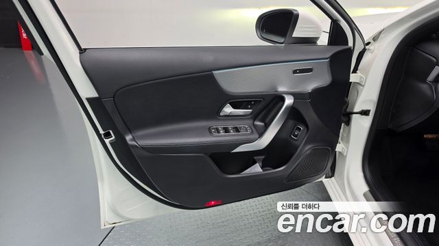 Mercedes-Benz A-Class 2022 — photo 14