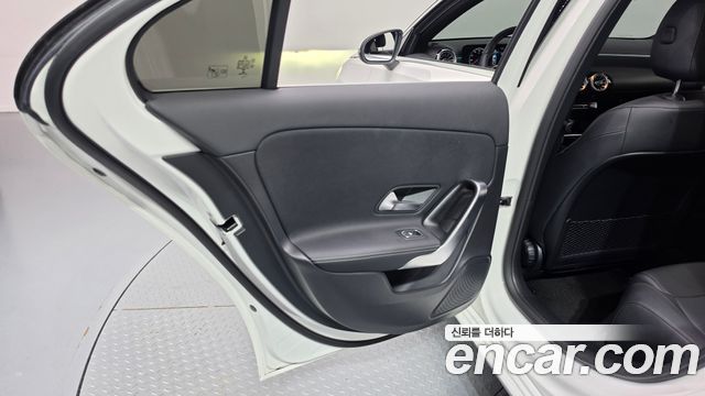 Mercedes-Benz A-Class 2022 — photo 15