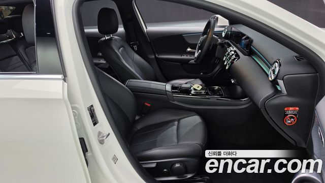 Mercedes-Benz A-Class 2022 — photo 16