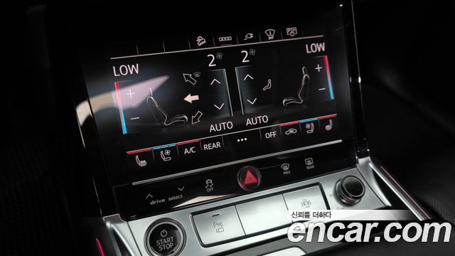 Audi e-tron 2022 — photo 30