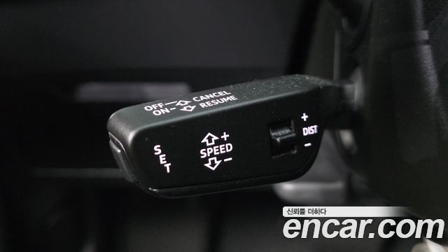 Audi e-tron 2022 — photo 34