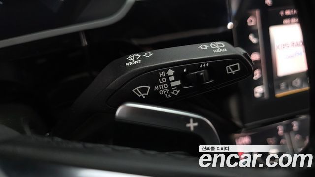 Audi e-tron 2022 — photo 35