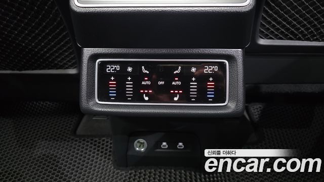 Audi e-tron 2022 — photo 36