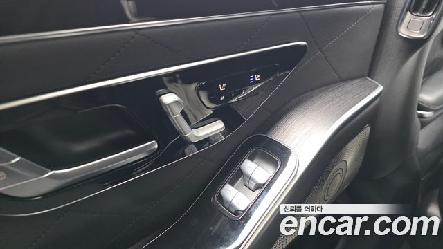 Mercedes-Benz S-Class 2022 — photo 25