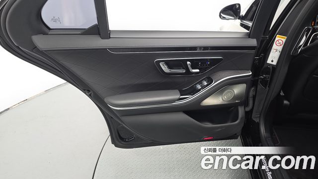 Mercedes-Benz S-Class 2022 — photo 15
