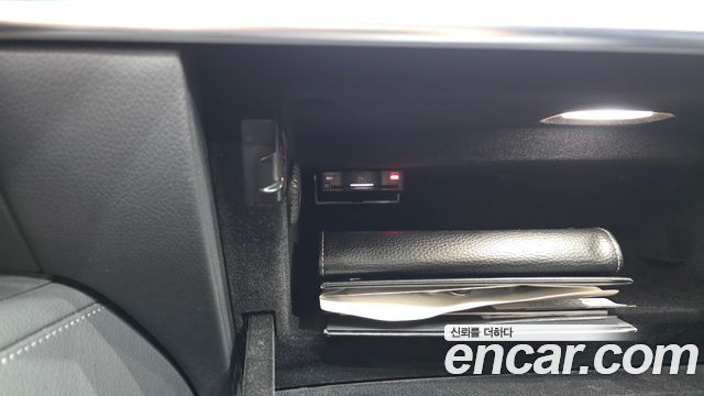 Mercedes-Benz S-Class 2022 — photo 28