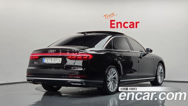Audi A8 2021 — photo 2