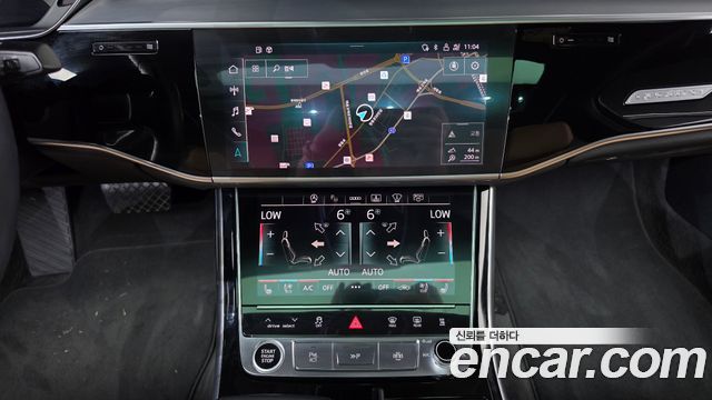 Audi A8 2021 — photo 18