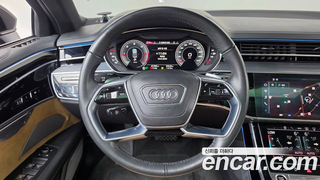 Audi A8 2021 — photo 19