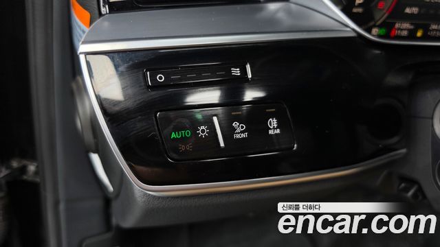Audi A8 2021 — photo 26
