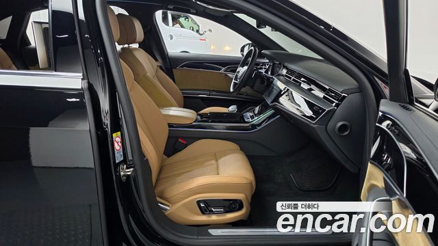 Audi A8 2021 — photo 16