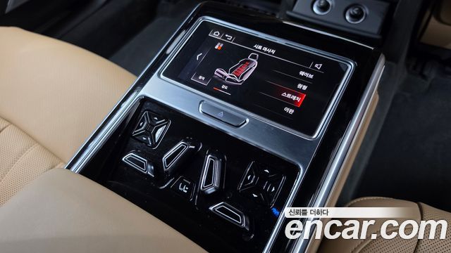 Audi A8 2021 — photo 34
