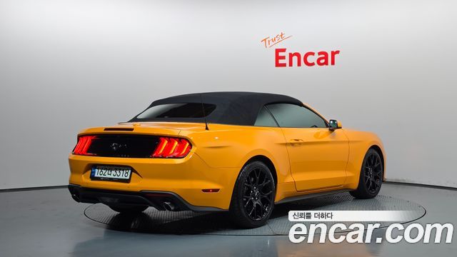 Ford Mustang 2022 — photo 2