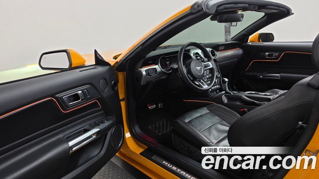 Ford Mustang 2022 — photo 13