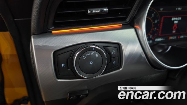 Ford Mustang 2022 — photo 24