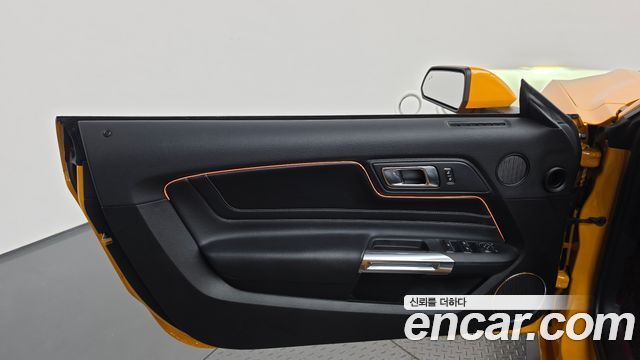Ford Mustang 2022 — photo 15