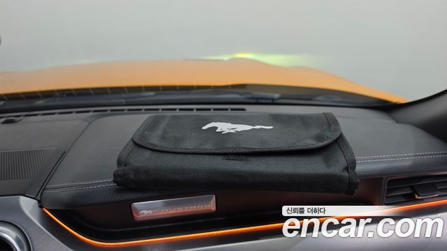 Ford Mustang 2022 — photo 31