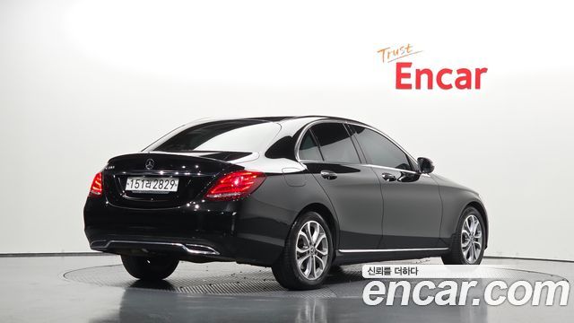 Mercedes-Benz C-Class 2017 — photo 2