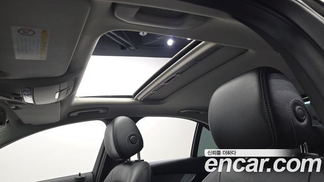 Mercedes-Benz C-Class 2017 — photo 25