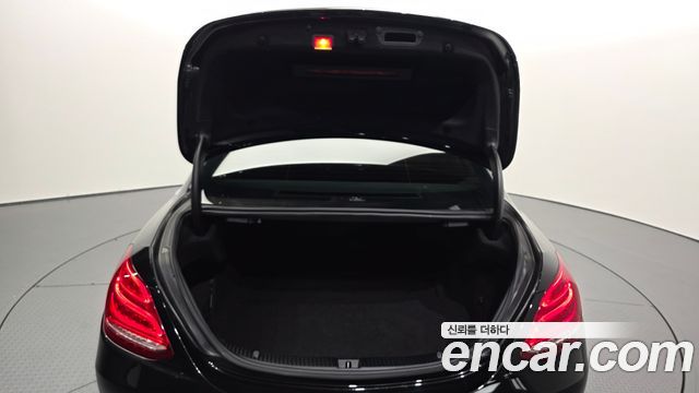 Mercedes-Benz C-Class 2017 — photo 26