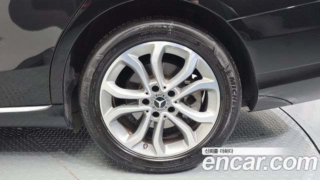 Mercedes-Benz C-Class 2017 — photo 7