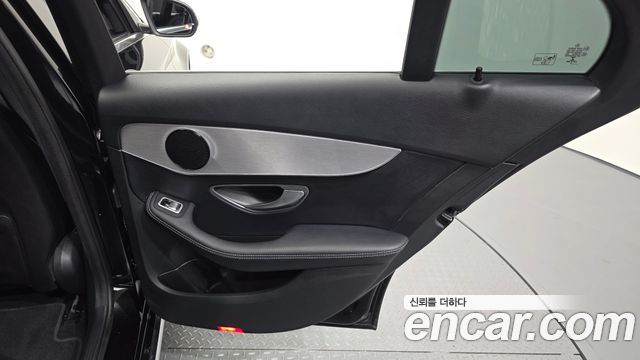 Mercedes-Benz C-Class 2017 — photo 15