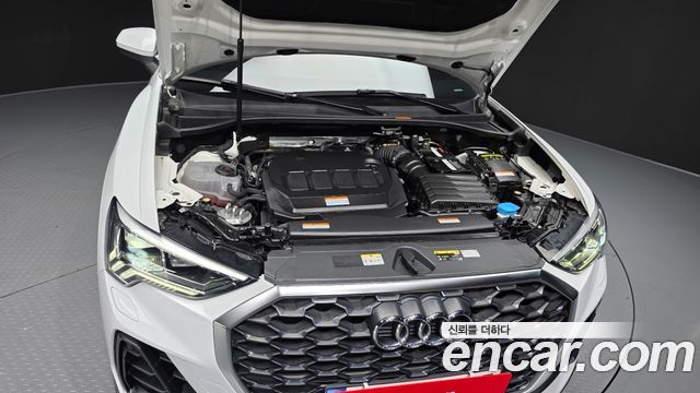 Audi Q3 2022 — photo 6