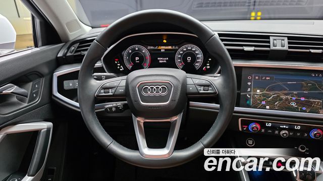 Audi Q3 2022 — photo 19