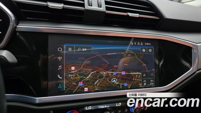 Audi Q3 2022 — photo 20