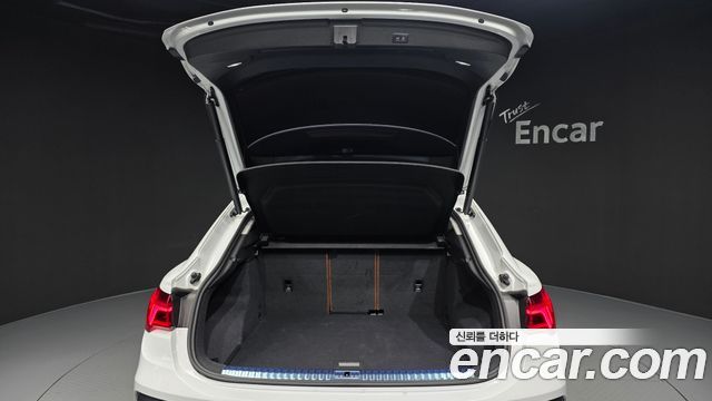 Audi Q3 2022 — photo 26