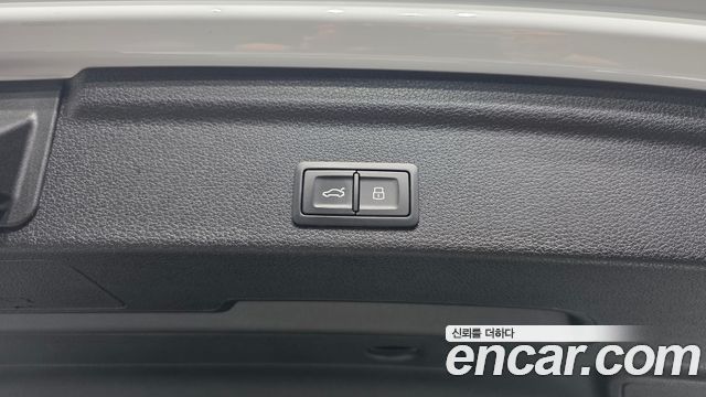 Audi Q3 2022 — photo 32