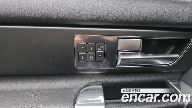 Land Rover Discovery 2014 — photo 12