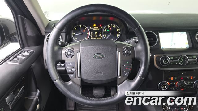 Land Rover Discovery 2014 — photo 13