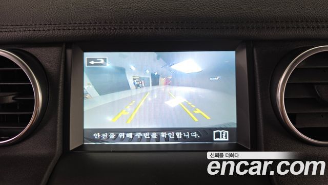 Land Rover Discovery 2014 — photo 15