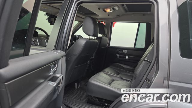 Land Rover Discovery 2014 — photo 16