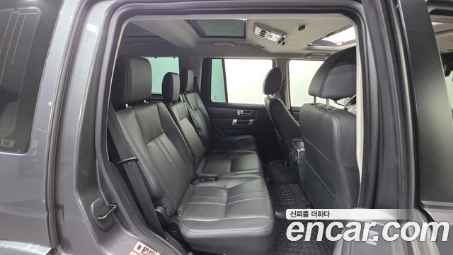 Land Rover Discovery 2014 — photo 18