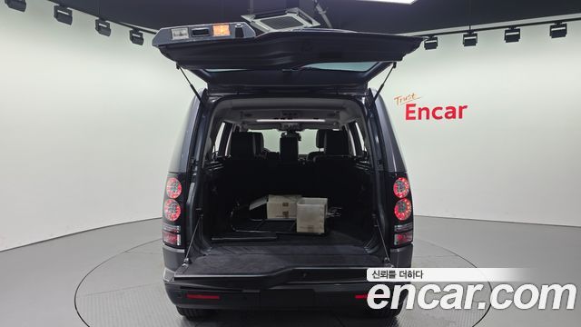 Land Rover Discovery 2014 — photo 19