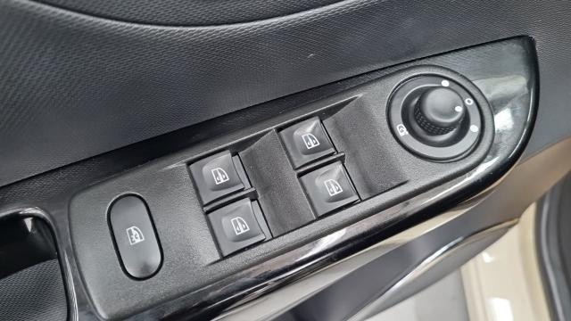 Renault Korea QM3 2015 — photo 15