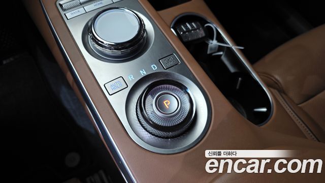 Genesis GV70 2024 — photo 9